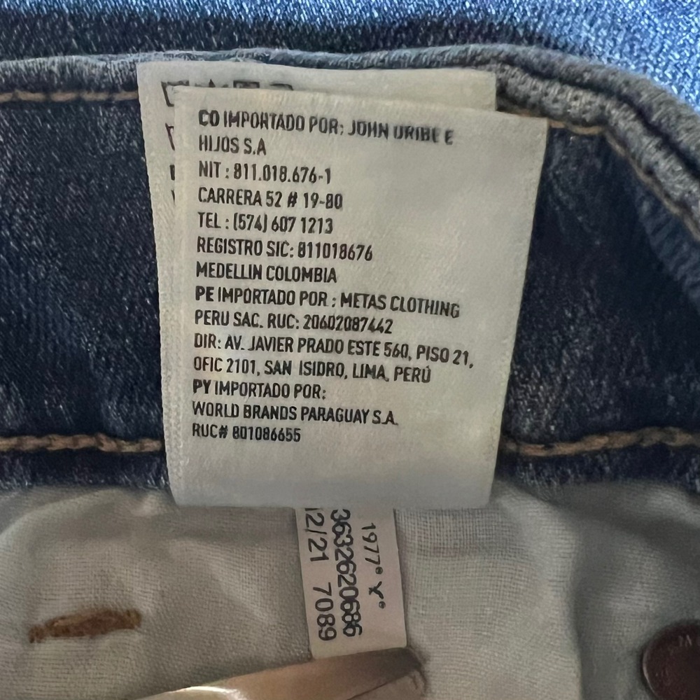 American Eagle Curvy Midi The Dream Short Medium Wash Raw Hem Denim Shorts 8 - Picture 13 of 15